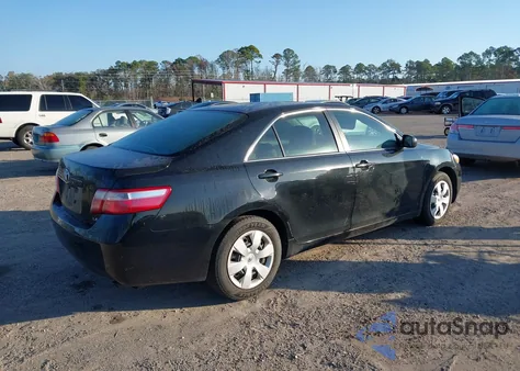 2007 Toyota Camry Le z USA, uszkodzony, nr VIN 4T1BE46K37U614646